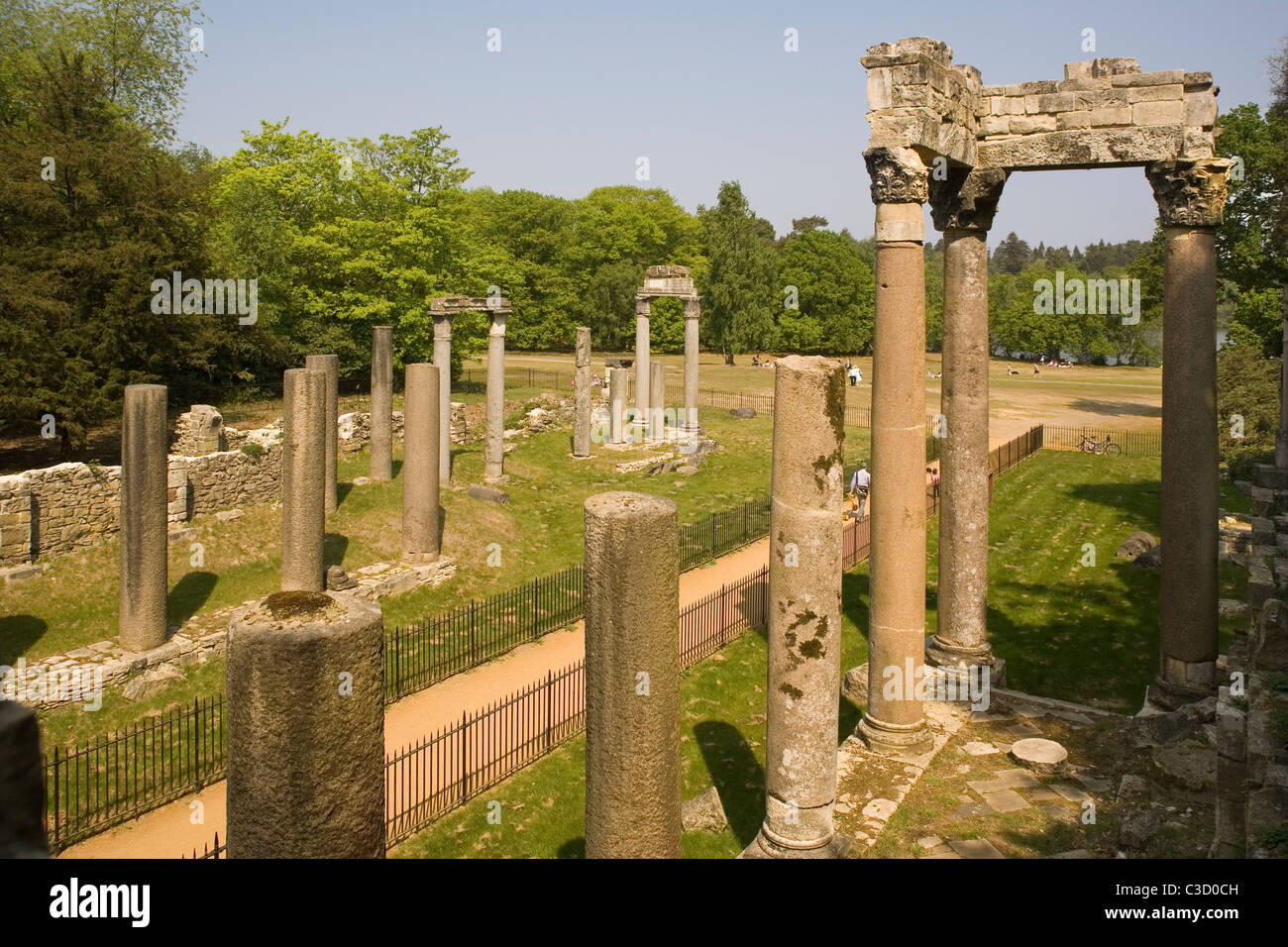 Die Ruinen England Surrey Virginia Water Stockfoto