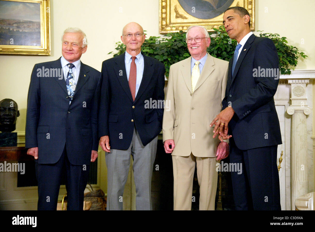 Präsident Barack Obama Astronauten von Apollo 11, Neil Armstrong, Buzz Aldrin und Michael Collins Treffen mit Präsident Barack Stockfoto