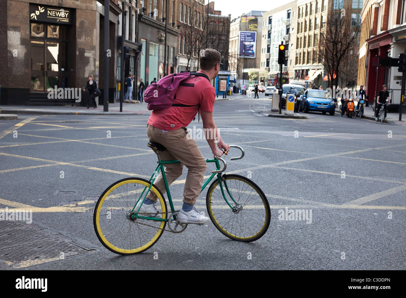 Festen Rad Fahrräder aka Fixies sind einem gemeinsamen Standort vor allem im Osten von London, wo sie unglaublich modisch geworden sind. Stockfoto