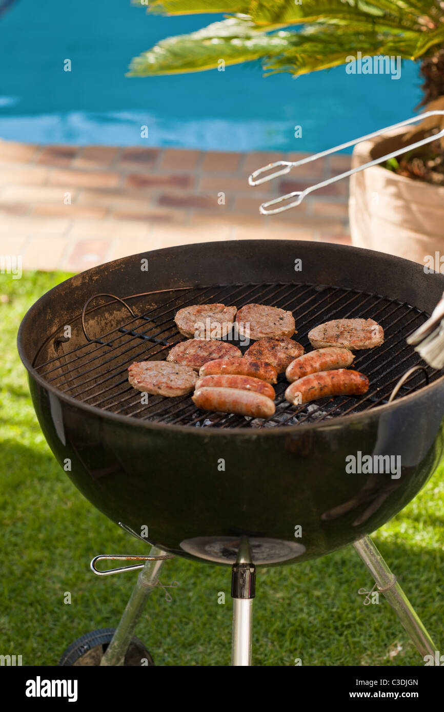 Ein Barbecue im Garten Stockfoto