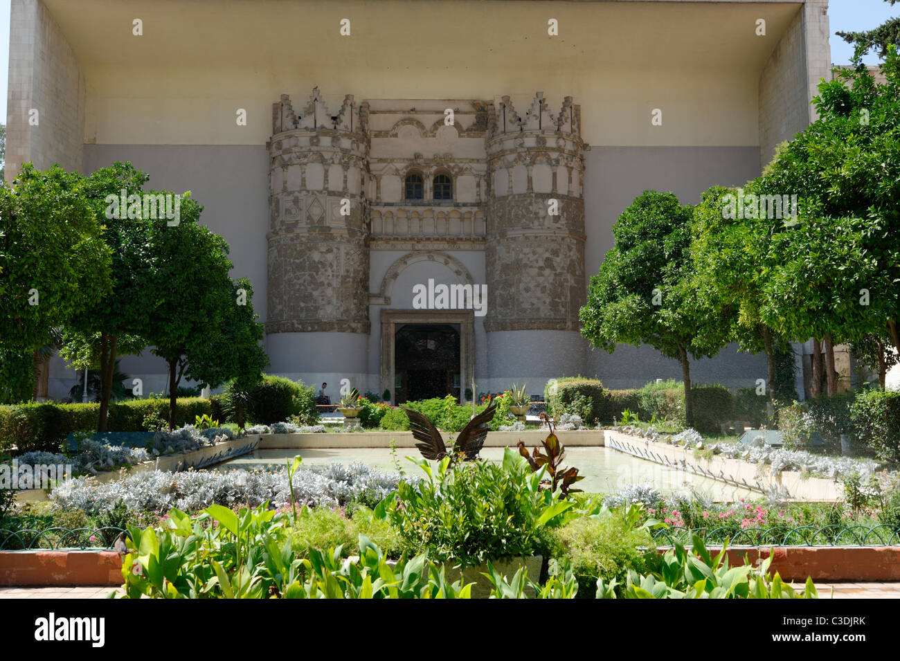 Damaskus. Syrien. Blick auf das monumentale Eingang Gateway des Umayyaden-Palast im National Museum. Stockfoto