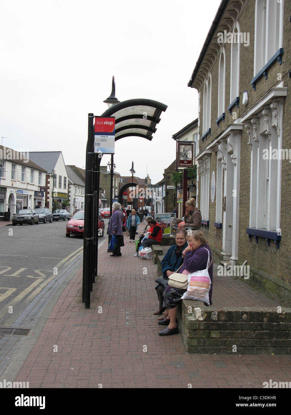 Warten auf einen Bus, Market Street, Ely Stockfoto