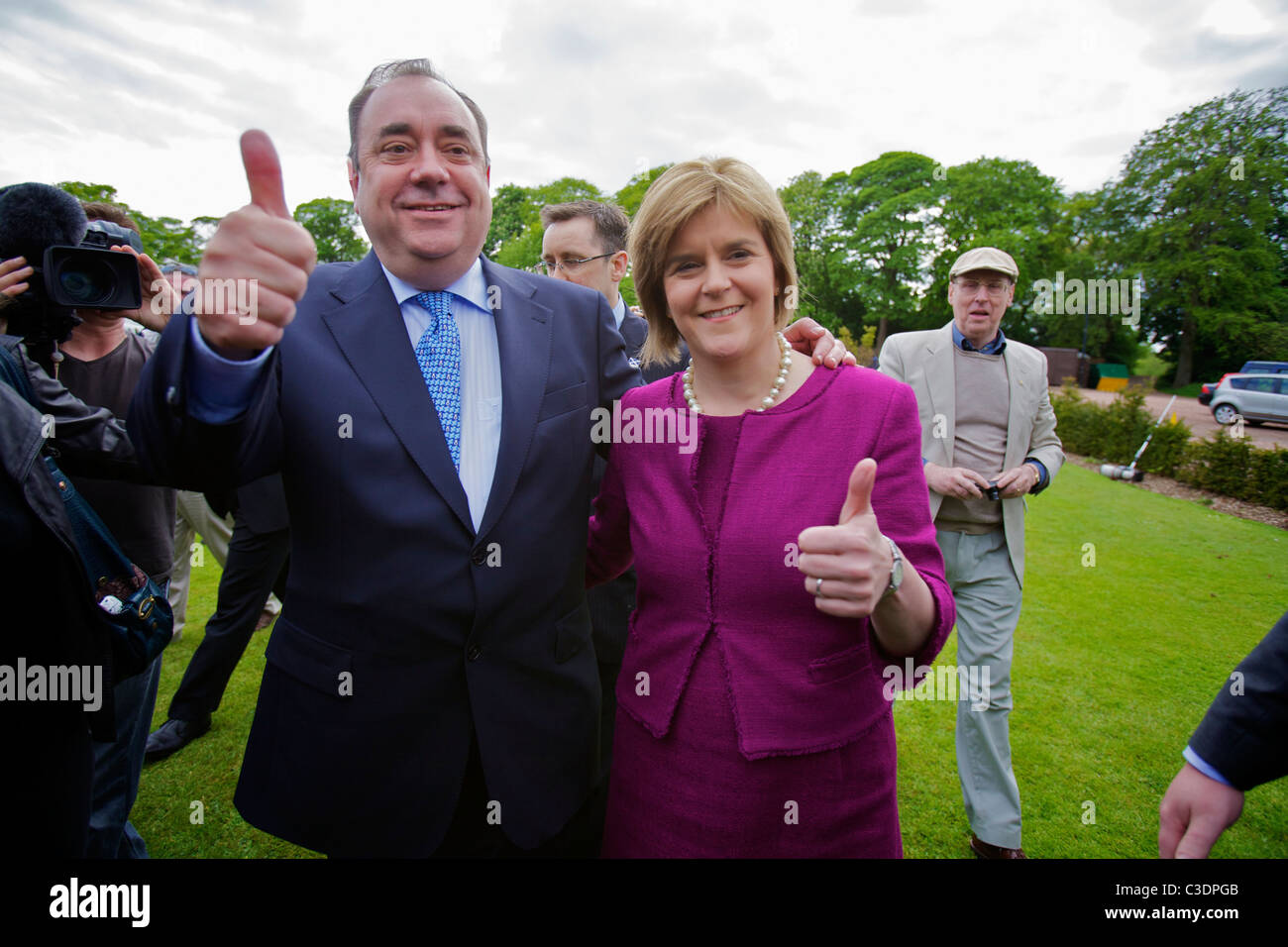 Alex Salmond, Führer der Scottish National Party (SNP) mit Nicola Sturgeon Stockfoto
