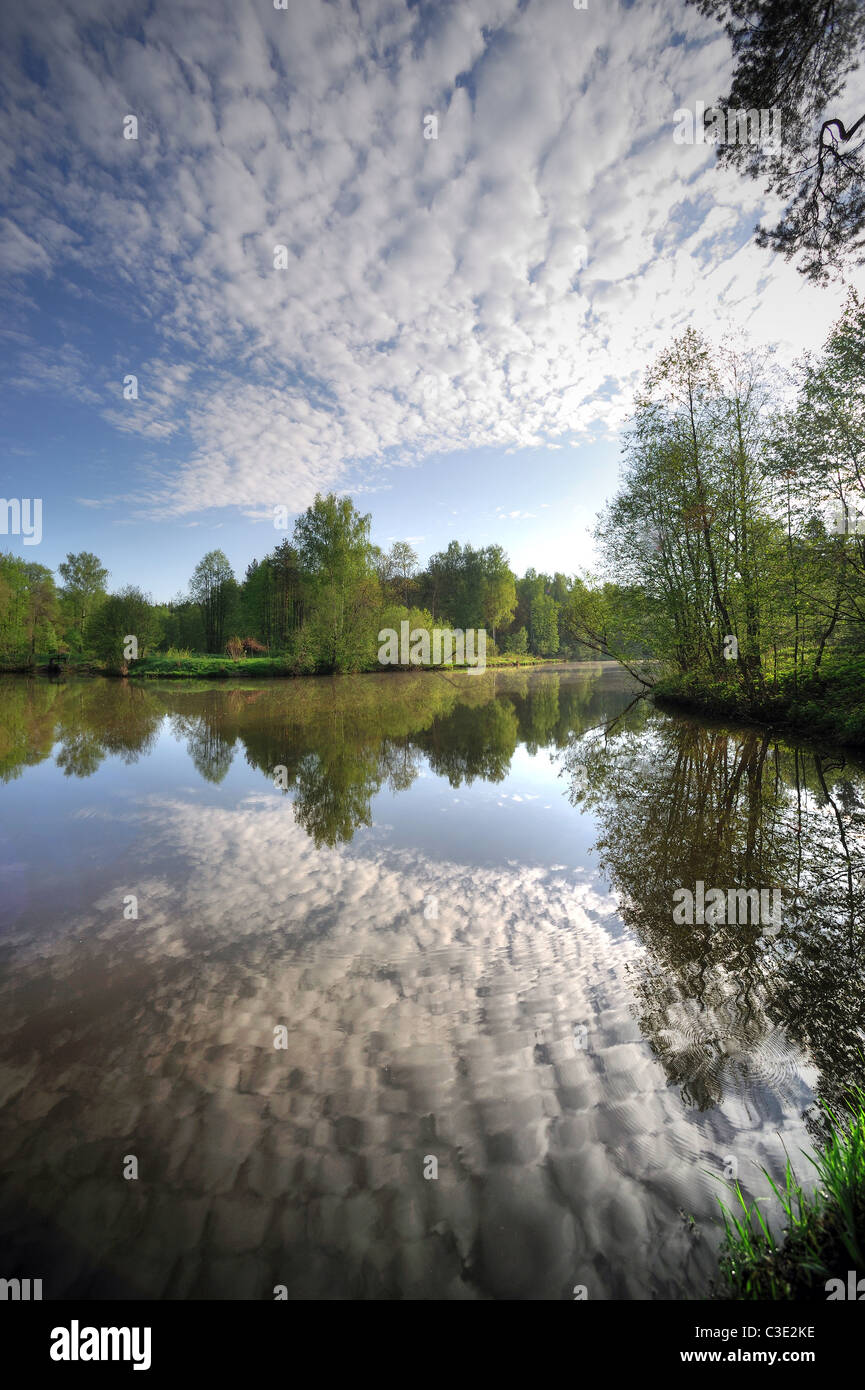 Lama - ein Fluss in der Region Moskau, Yaropoletskaya-Wasserkraftwerke Stockfoto