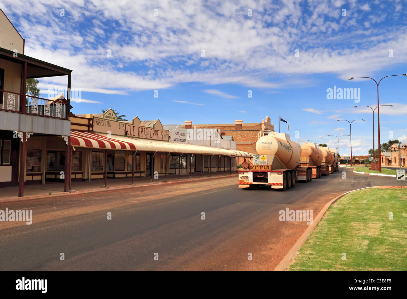 Geschäfte in Austin Street, Cue Murchison Western Australien Stockfoto