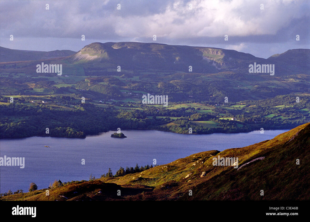 Blick über Lough Gill vom Killery Berg, County Sligo, Irland. Stockfoto