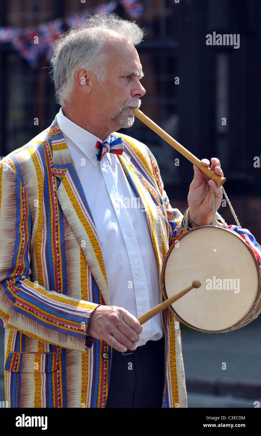 Morris Tanzmusiker an William Shakespeare Geburtstagsfeiern, London, UK Stockfoto