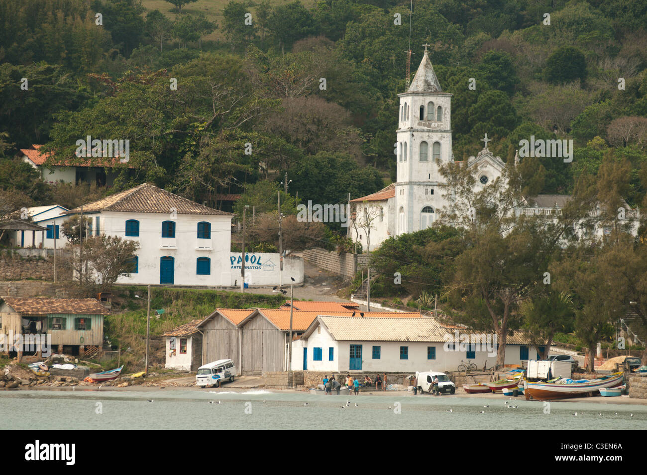 Garopaba-Strand, im Bundesstaat Santa Catarina, Süd-Brasilien.  Verwenden Sie, um einen Wal Jägerschaft im Jahre 1800 und Anfang 1900. Stockfoto