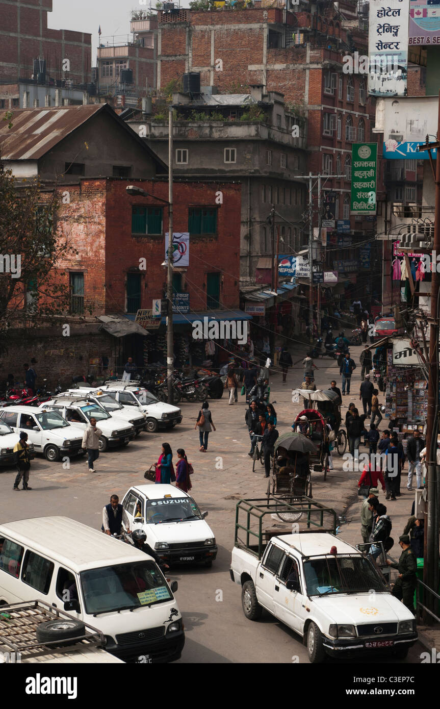 Straßenszene auf der New Road im Geschäfts- und Regierungsviertel von Kathmandu, Nepal Stockfoto