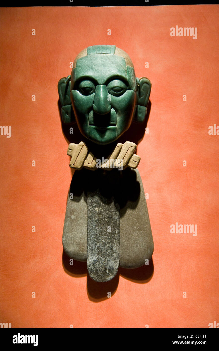 Mexico.National Museum der Anthropology.Maya Kultur. Totenmaske von jade und Grabbeigaben angeboten von Pakal König von Palenque. Stockfoto