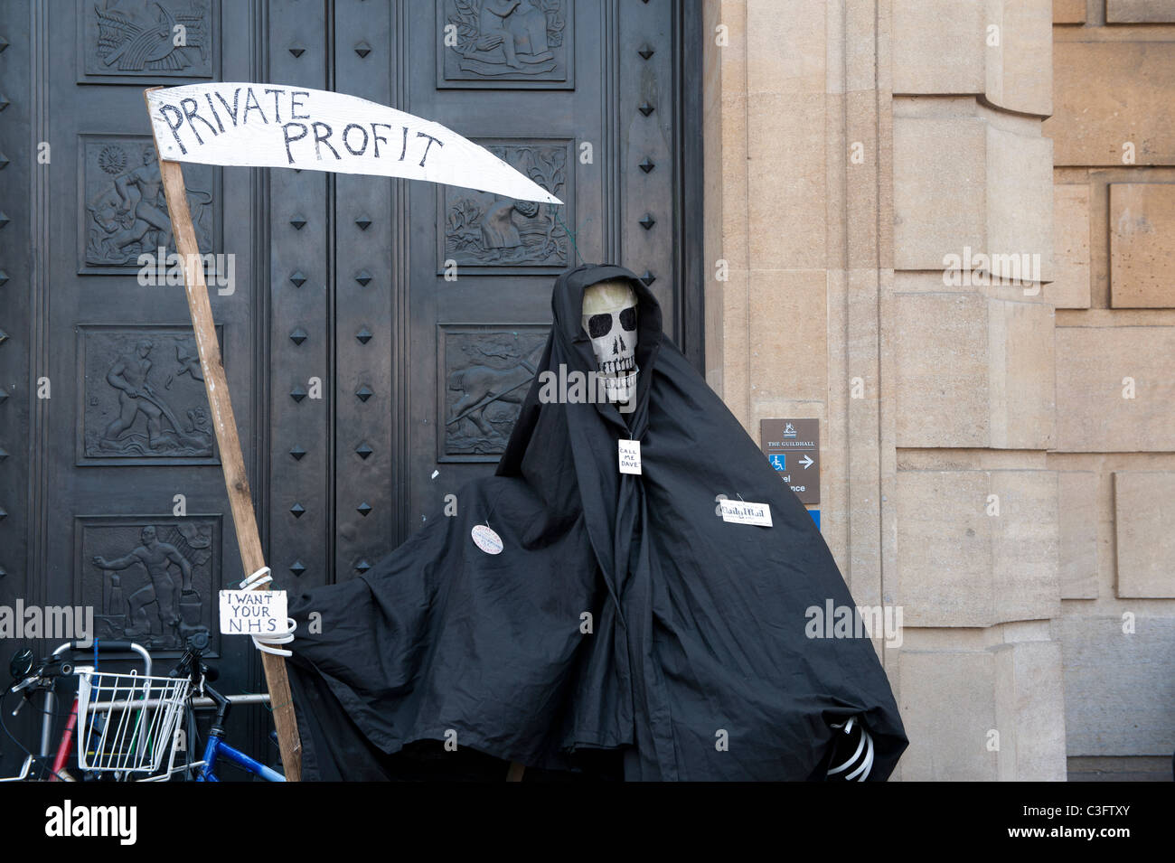 Cambridge, England. Mayday-Protest-Demonstration gegen Kürzungen im öffentlichen Sektor wie die NHS National Health serv Stockfoto