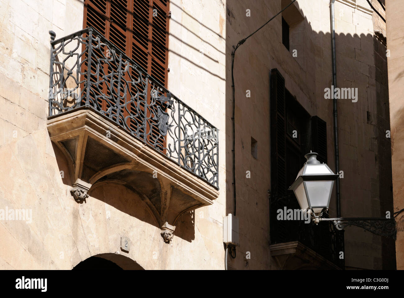 Straßenszene Im La Lonja Stadtviertel, Palma, Mallorca, Spanien. -Straßenszene in La Lonja Viertel, Palma, Mallorca, Spanien. Stockfoto