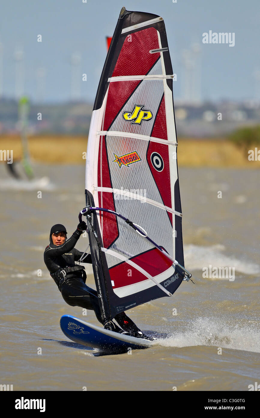 Aktion erschossen von einem Windsurfer am Neusiedler See, Österreich. Stockfoto
