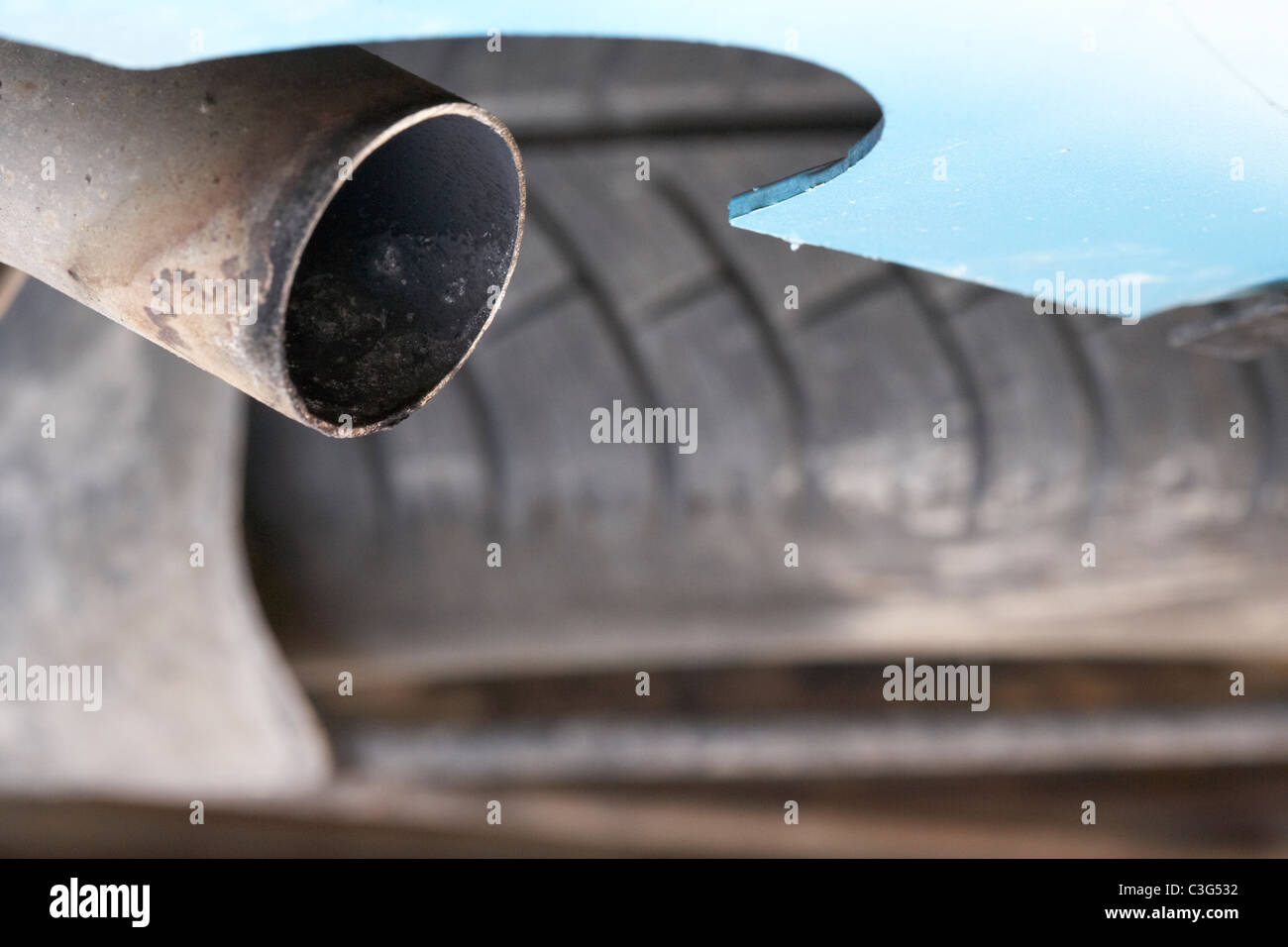 Abgase von ein Diesel Fahrzeug ersten Start am Morgen Stockfoto