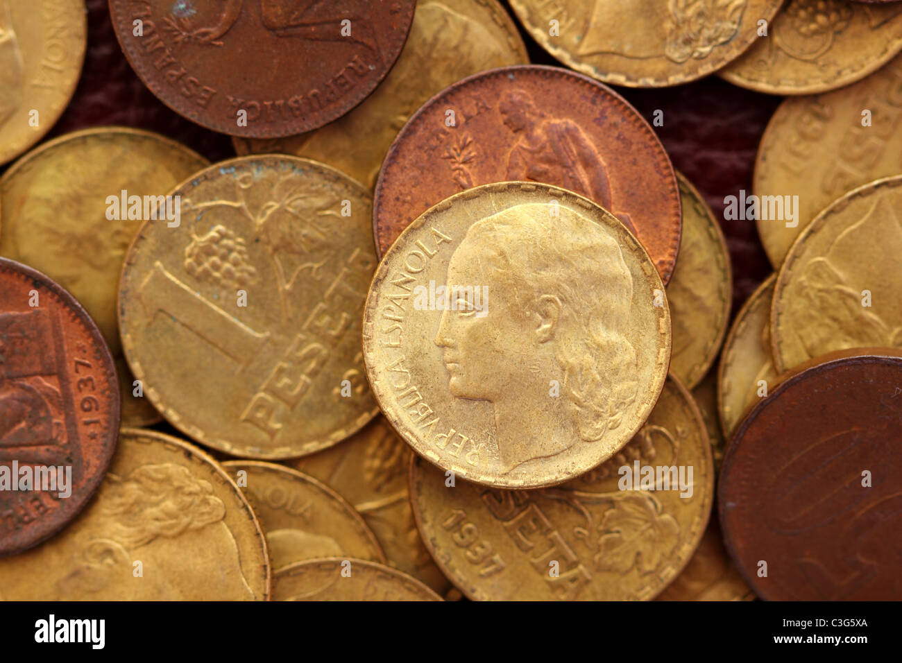 Antik echte alte Spanien Republik 1937 Währung Münze Peseta und 50 Cent Stockfoto