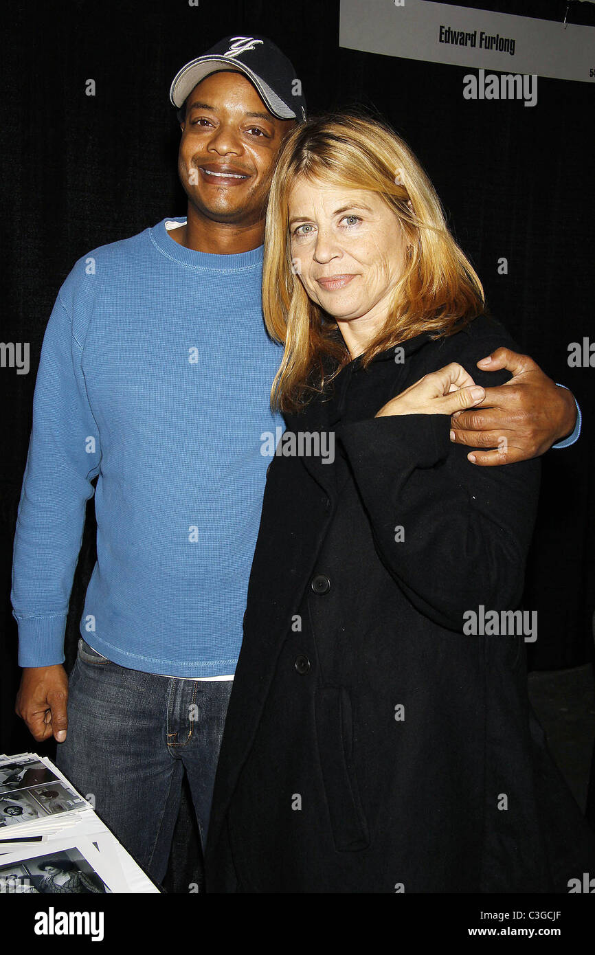 Todd Bridges und Linda Hamilton Big Apple Comic-Con 2009 an der Pier 94 New York City, USA - 17.10.09 Stockfoto