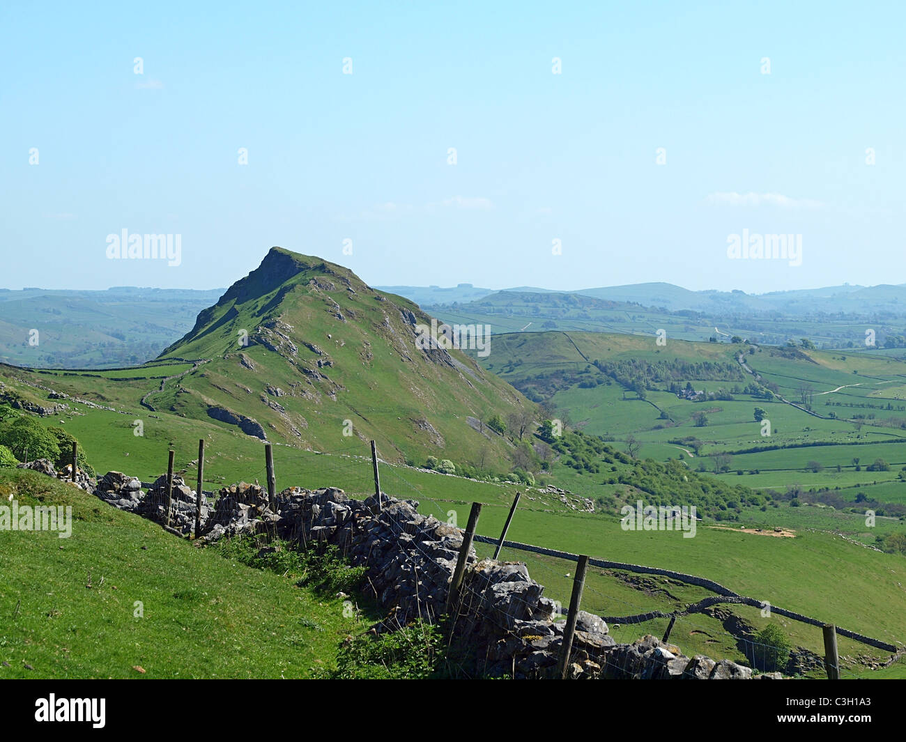 Blick über Chrome Hill beliebt bei Wanderern im Peak District National Park Stockfoto