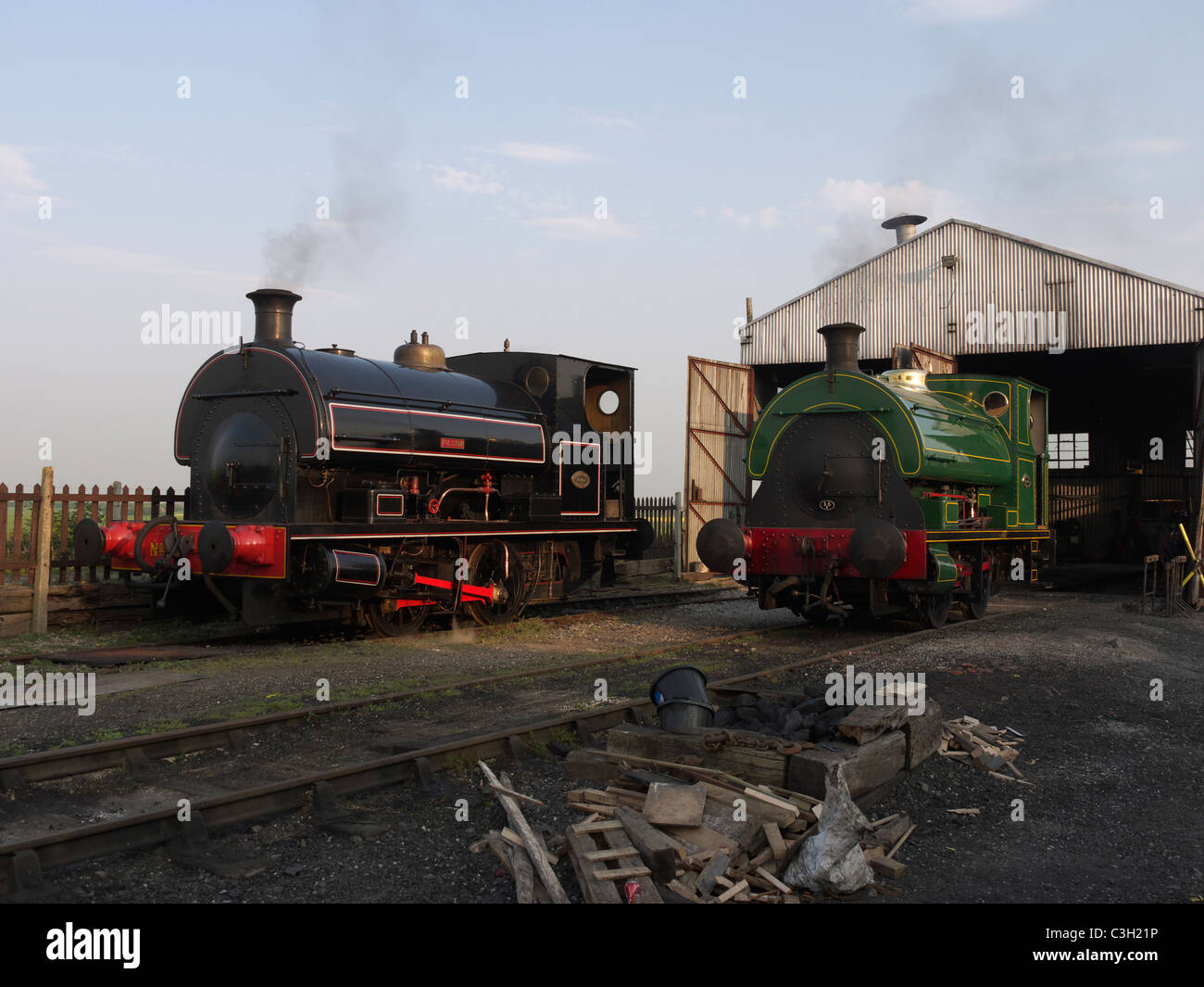 Paar Peckett und Söhne Sattel Tank locomtives Stockfoto