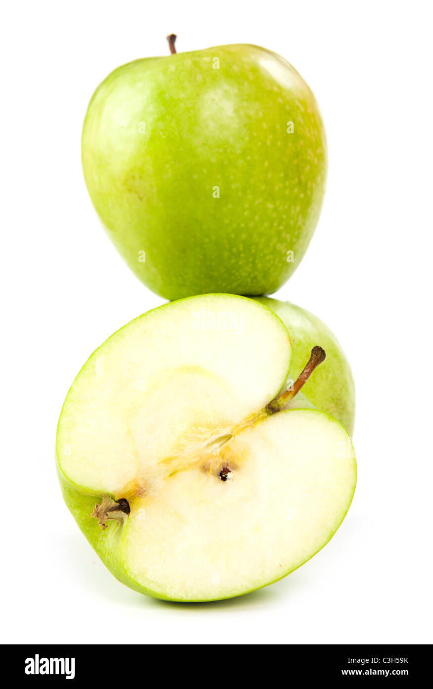 zwei Äpfel und die Hälfte des Apfels isoliert auf weißem Hintergrund Stockfoto