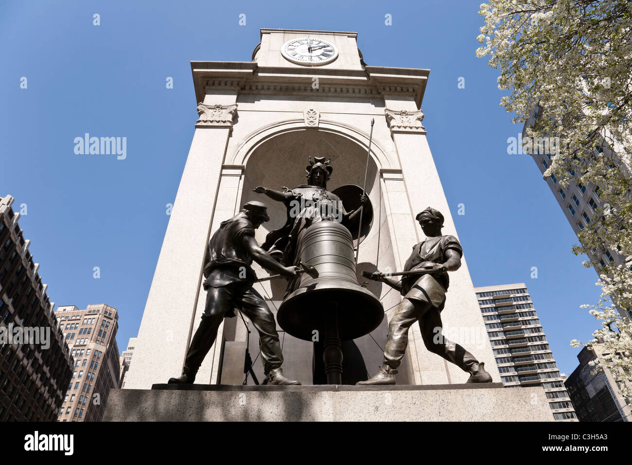 James Gordon Bennett Denkmal, Herald Square Park, NYC Stockfoto