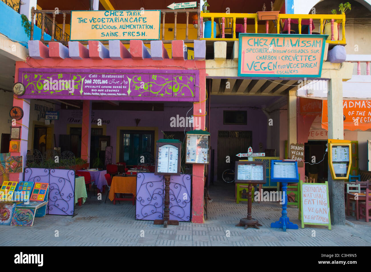 Vegane und vegetarische Restaurant unterschreibt Medina alte Stadt Essaouira zentralen Marokko in Nordafrika Stockfoto