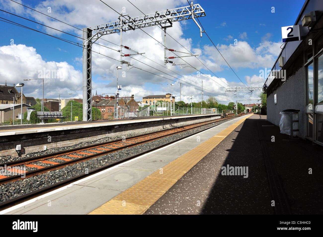 Airdrie Bahnhof auf die Helensburgh Edinburgh Route. Stockfoto