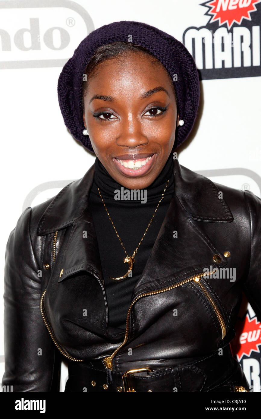 Estelle 25 Jahre Mario Feier auf der Nintendo World Store New York City, USA - 12.11.09 Stockfoto