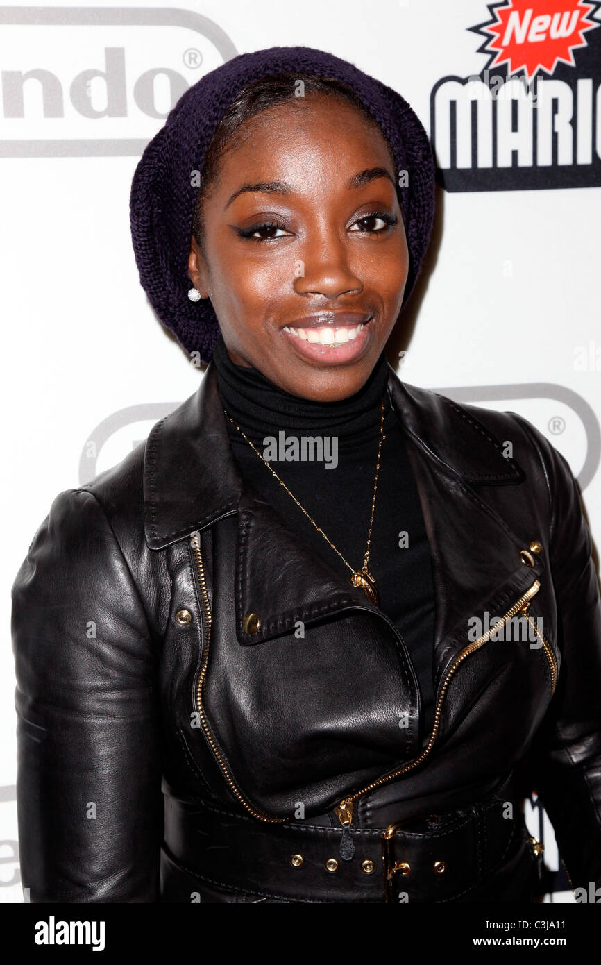 Estelle 25 Jahre Mario Feier auf der Nintendo World Store New York City, USA - 12.11.09 Stockfoto