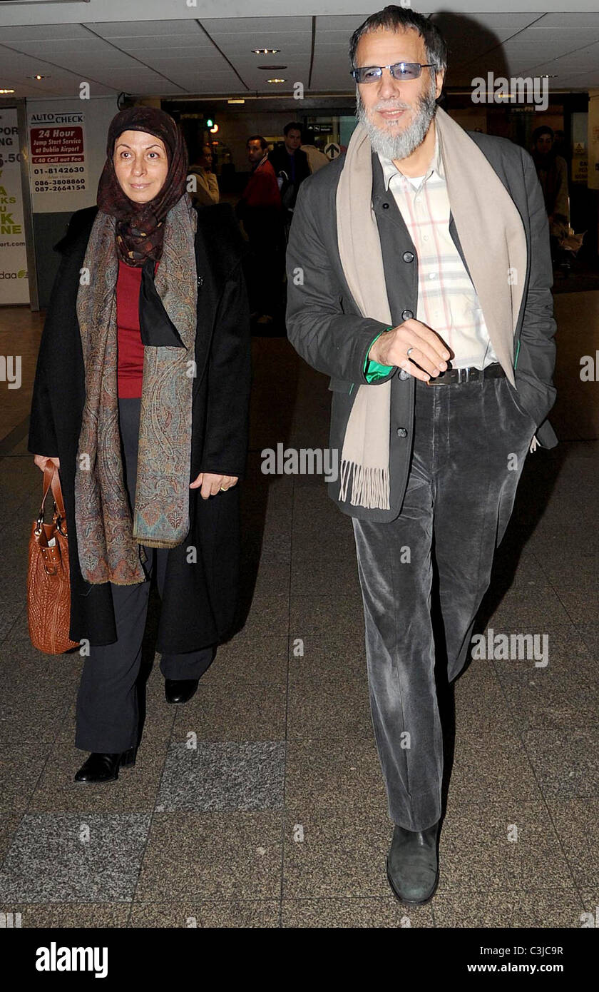 Yusuf Islam Wife Fauzia Islam Stockfotos Und Bilder Kaufen Alamy