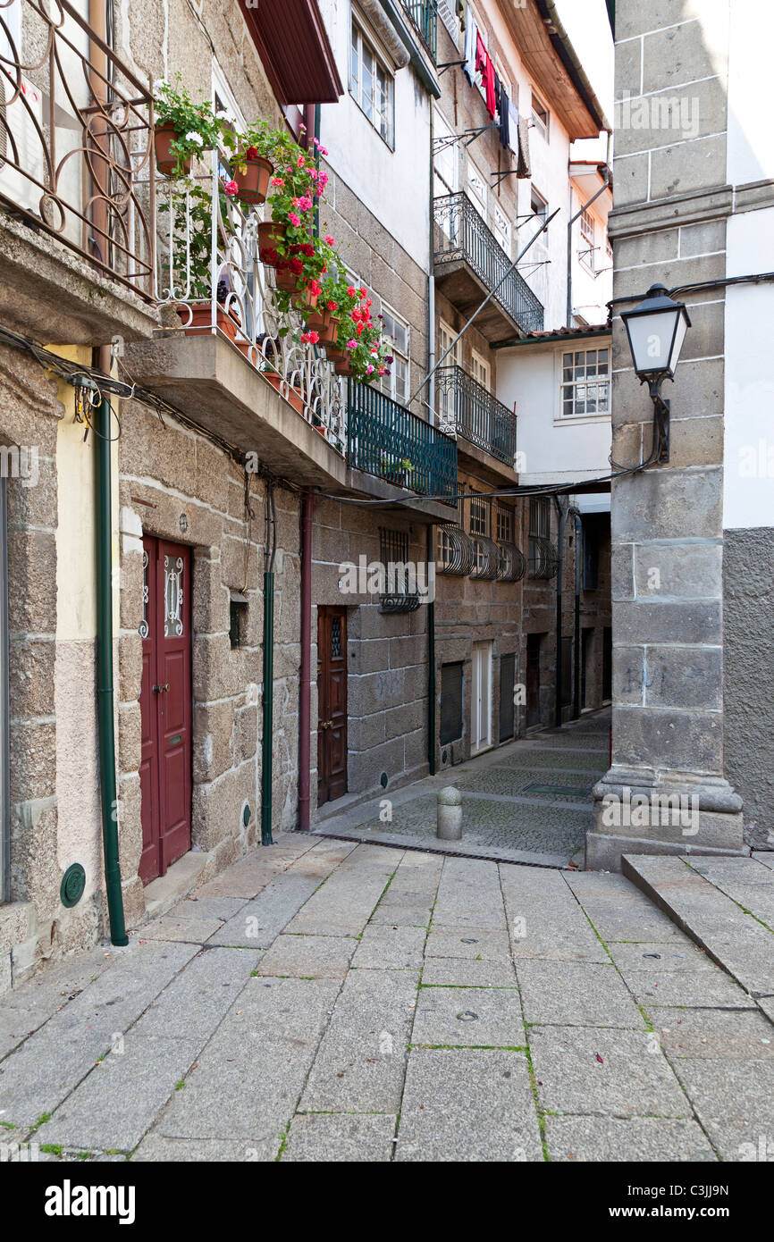 Historisches Zentrum mittelalterlichen Straße von Guimaraes, Portugal. UNESCO-Welterbe. Stockfoto