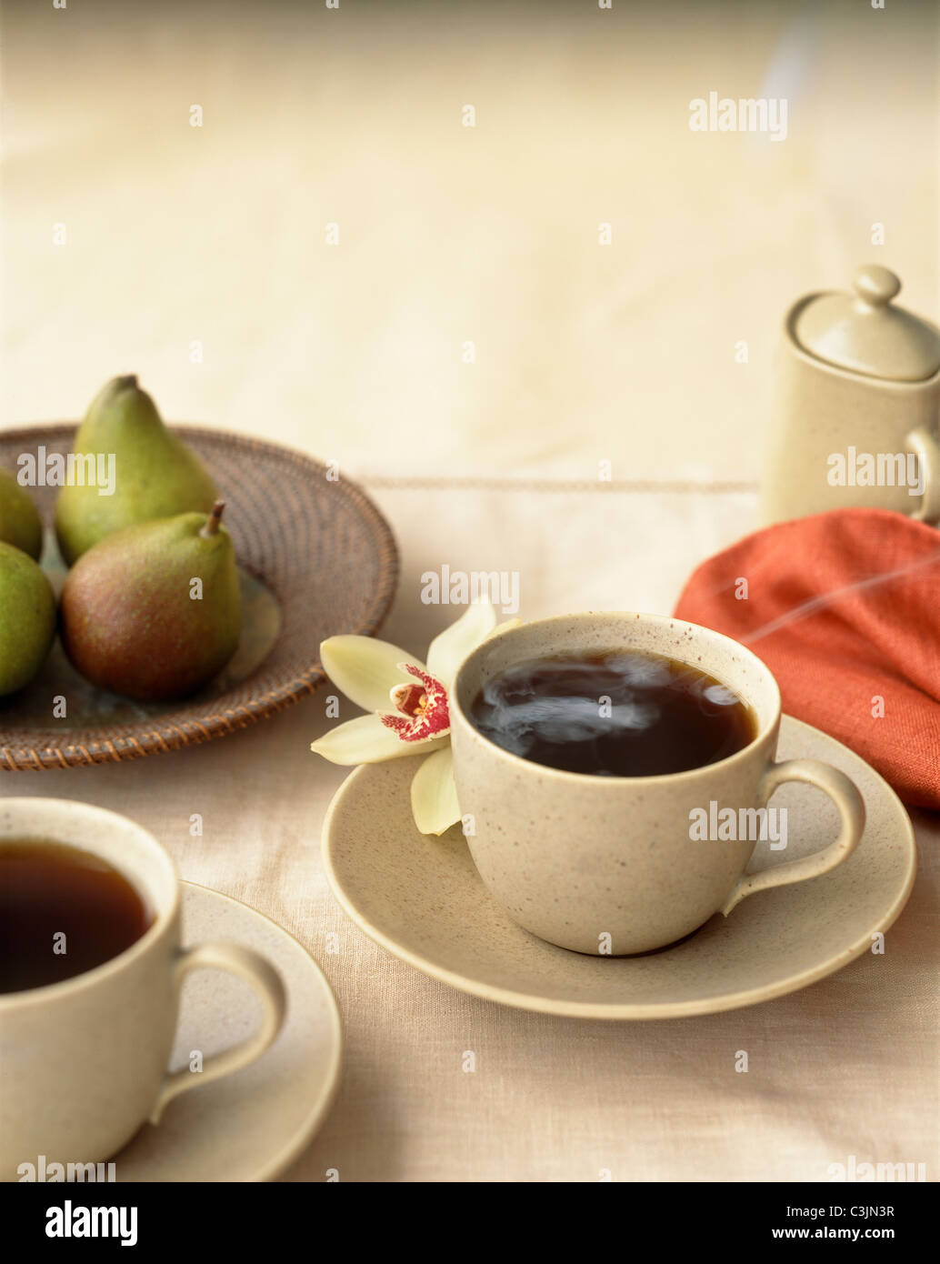 Kaffee und Obst. Stockfoto