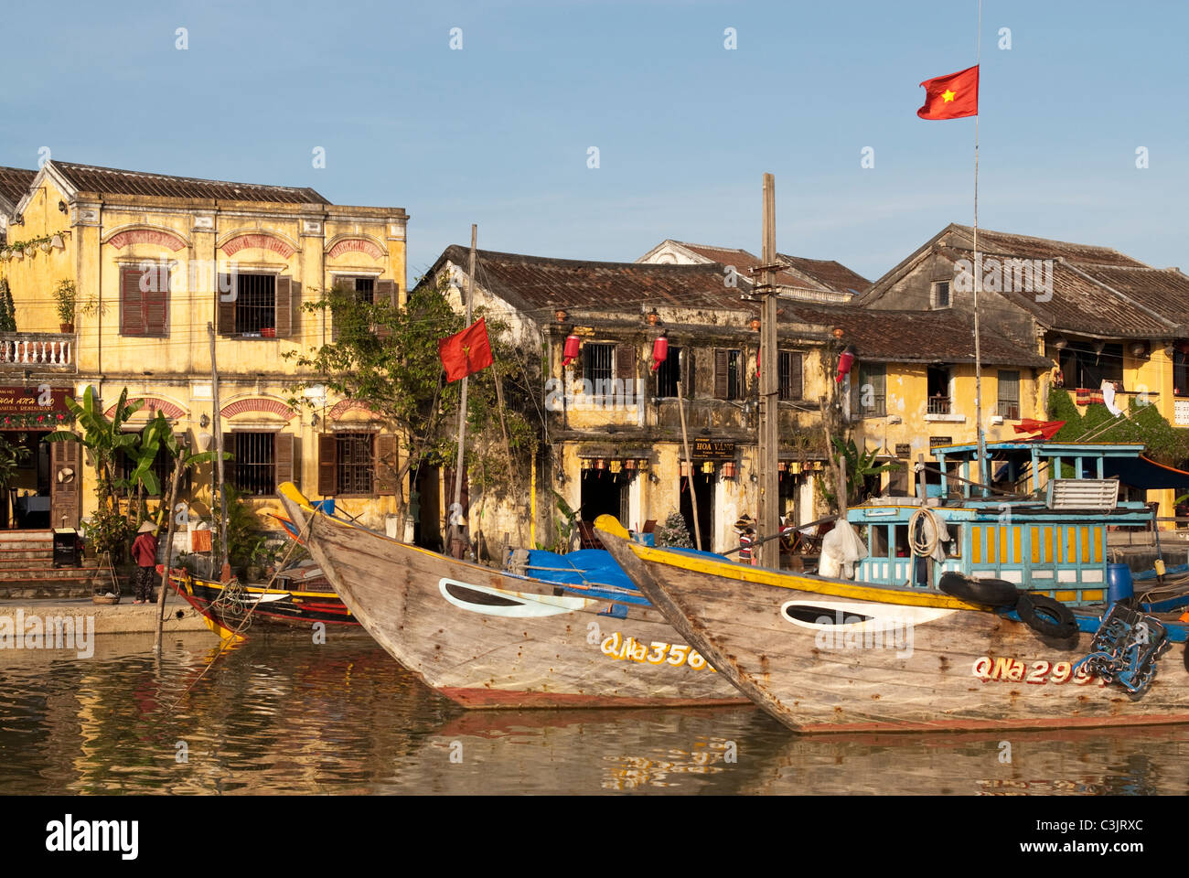 Angelboote/Fischerboote am Fluss Thu Bon, Hoi An, Vietnam Stockfoto