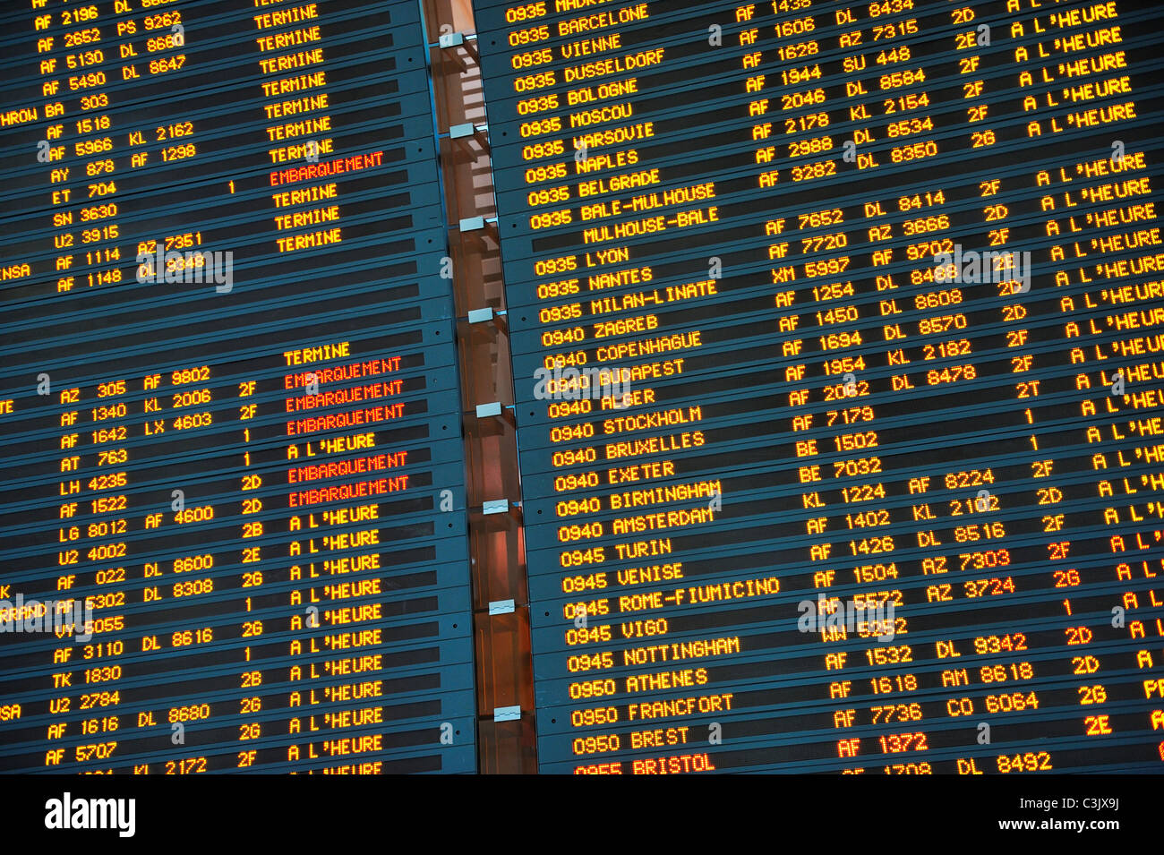 Ankunft / Abfahrt an Bord in Paris Charles de Gaulle International Airport, Frankreich Stockfoto