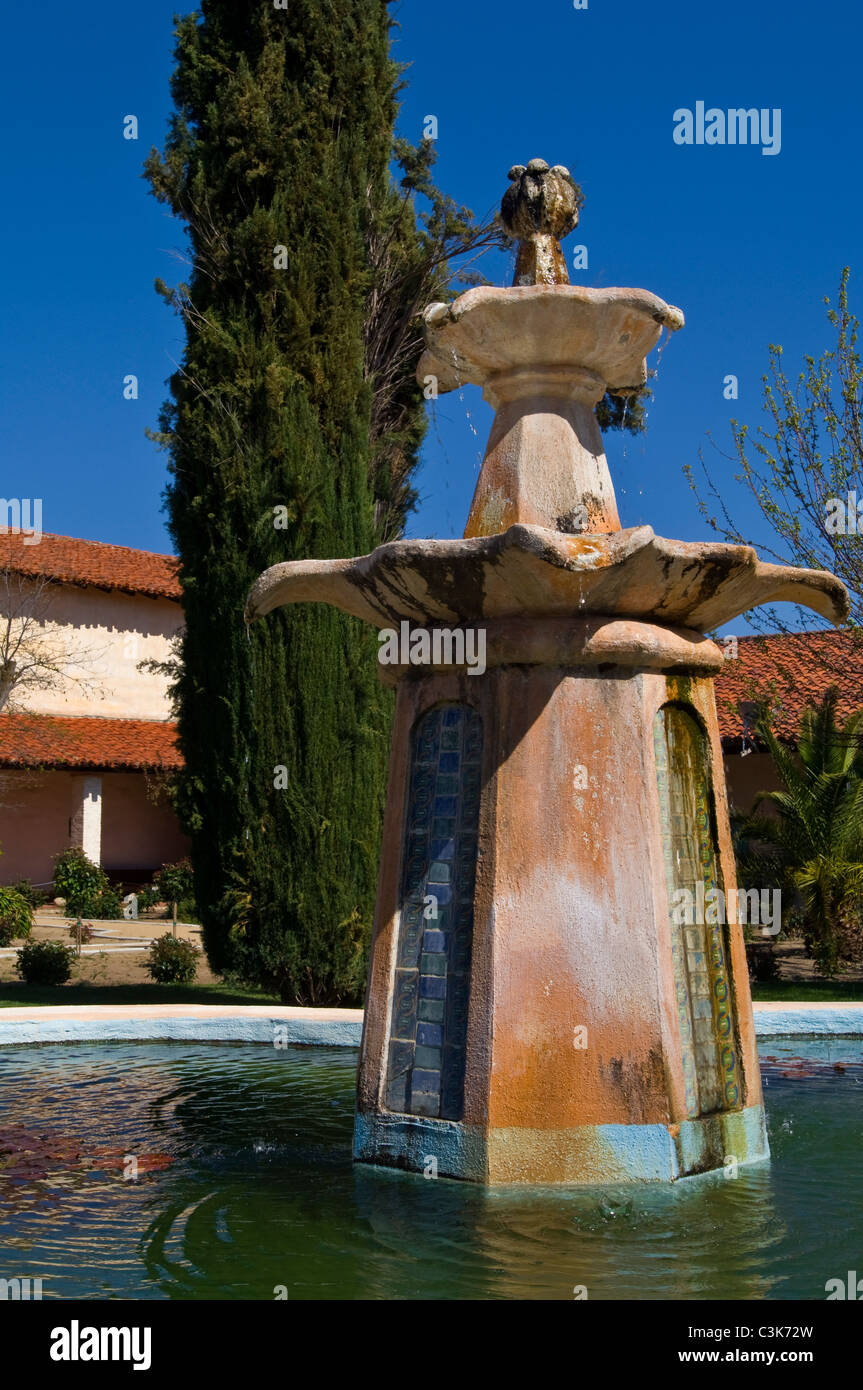 Hof-Brunnen, Mission San Antonio de Padua, Monterey County, Kalifornien Stockfoto