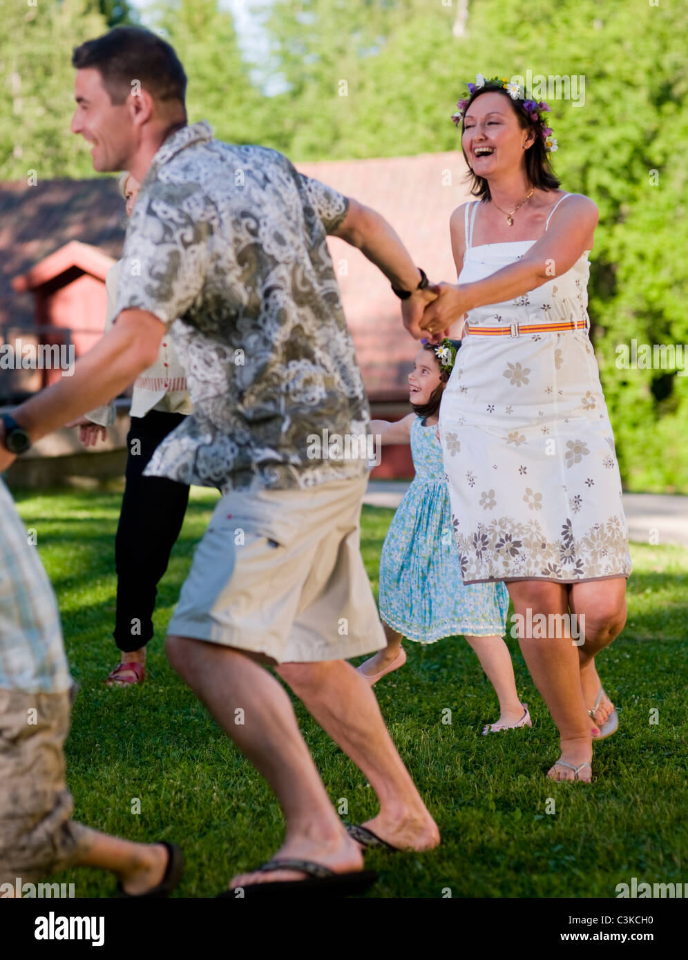 Schweden Mittsommer Tanzen Stockfotos und -bilder Kaufen - Alamy