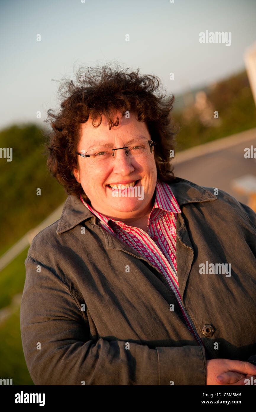 Elin Jones - der siegreiche Kandidat Plaid Cymru in Wales Versammlung Wahl - Ceredigion Wahlkreis, 5. Mai 2011 Stockfoto