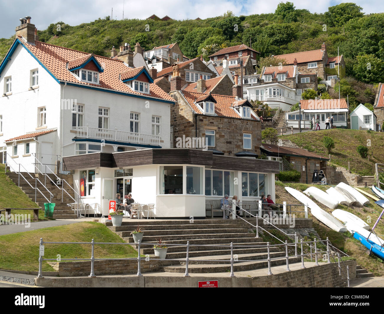 Seaside Café im Dorf von Runswick Bay North Yorkshire England Stockfoto