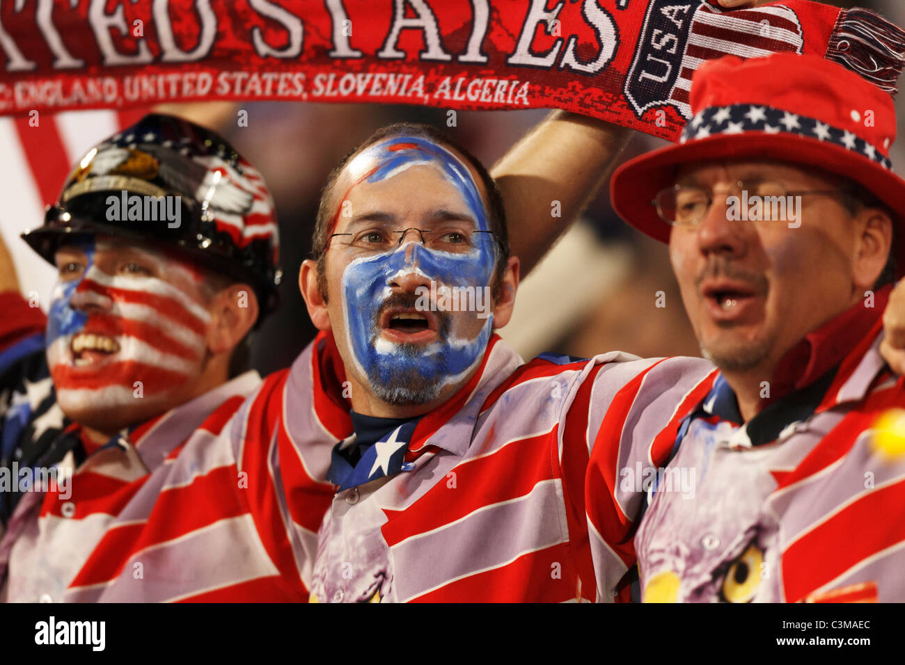 USA-Fans jubeln nach der USA Algerien auf eine dramatische spätes Tor in einem 2010 World Cup Soccer Match besiegte. Stockfoto