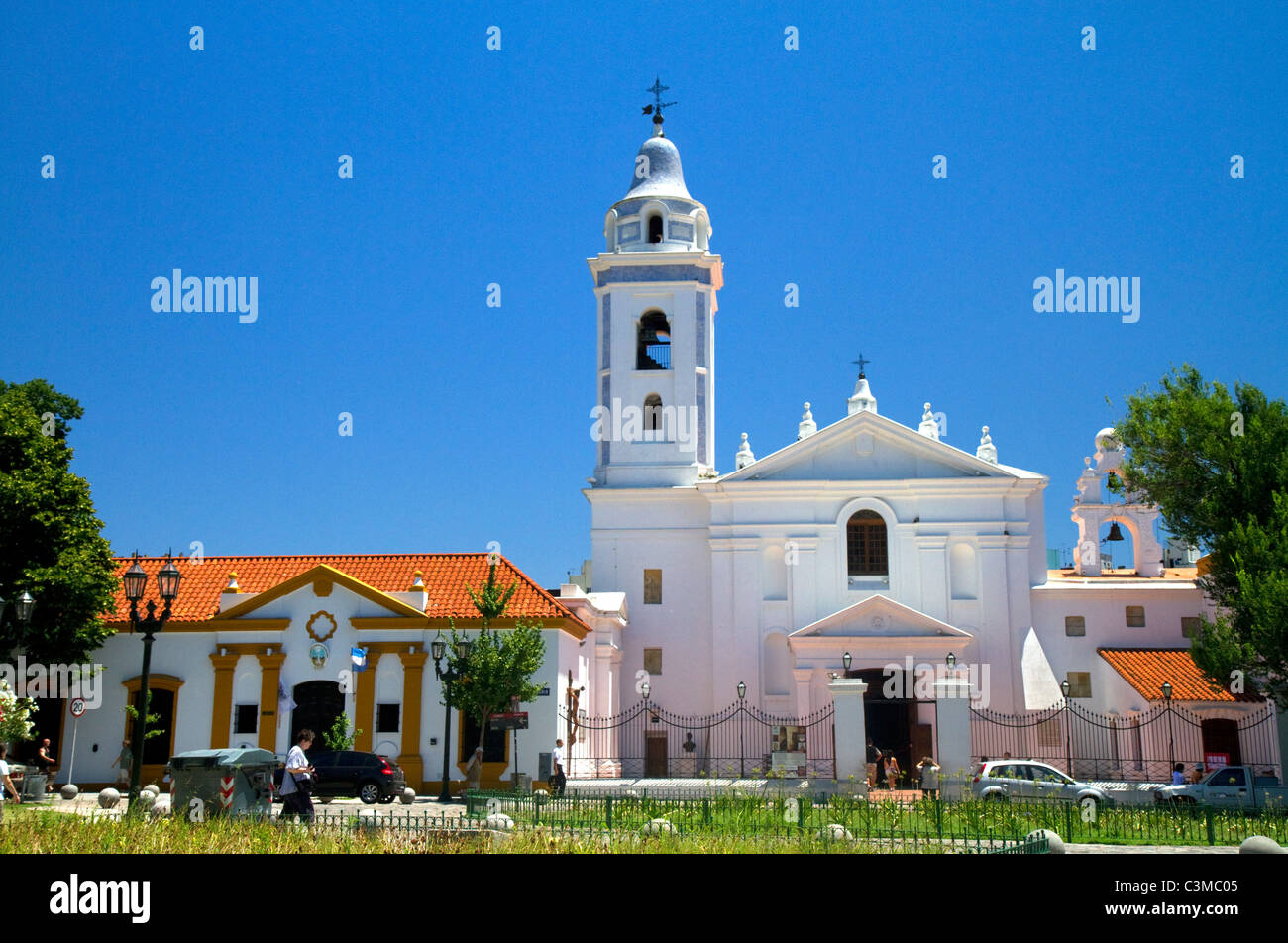 Kirche von Nuestra Señora del Pilar im Stadtteil Recoleta von Buenos Aires, Argentinien. Stockfoto