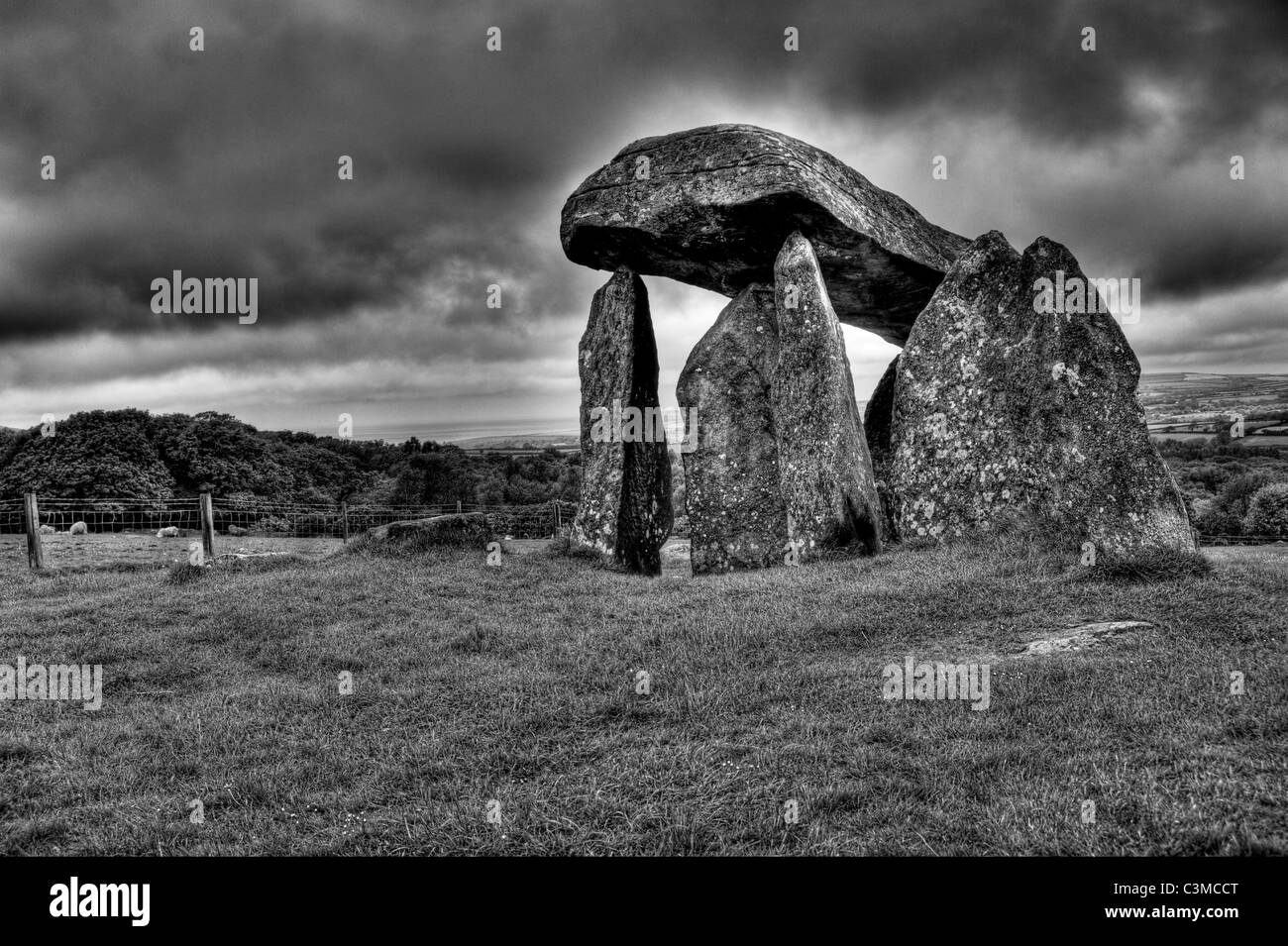 PentreIfan Grabkammer, Pembrokeshire South Wales.  Dies ist ein HDR-Foto. Stockfoto