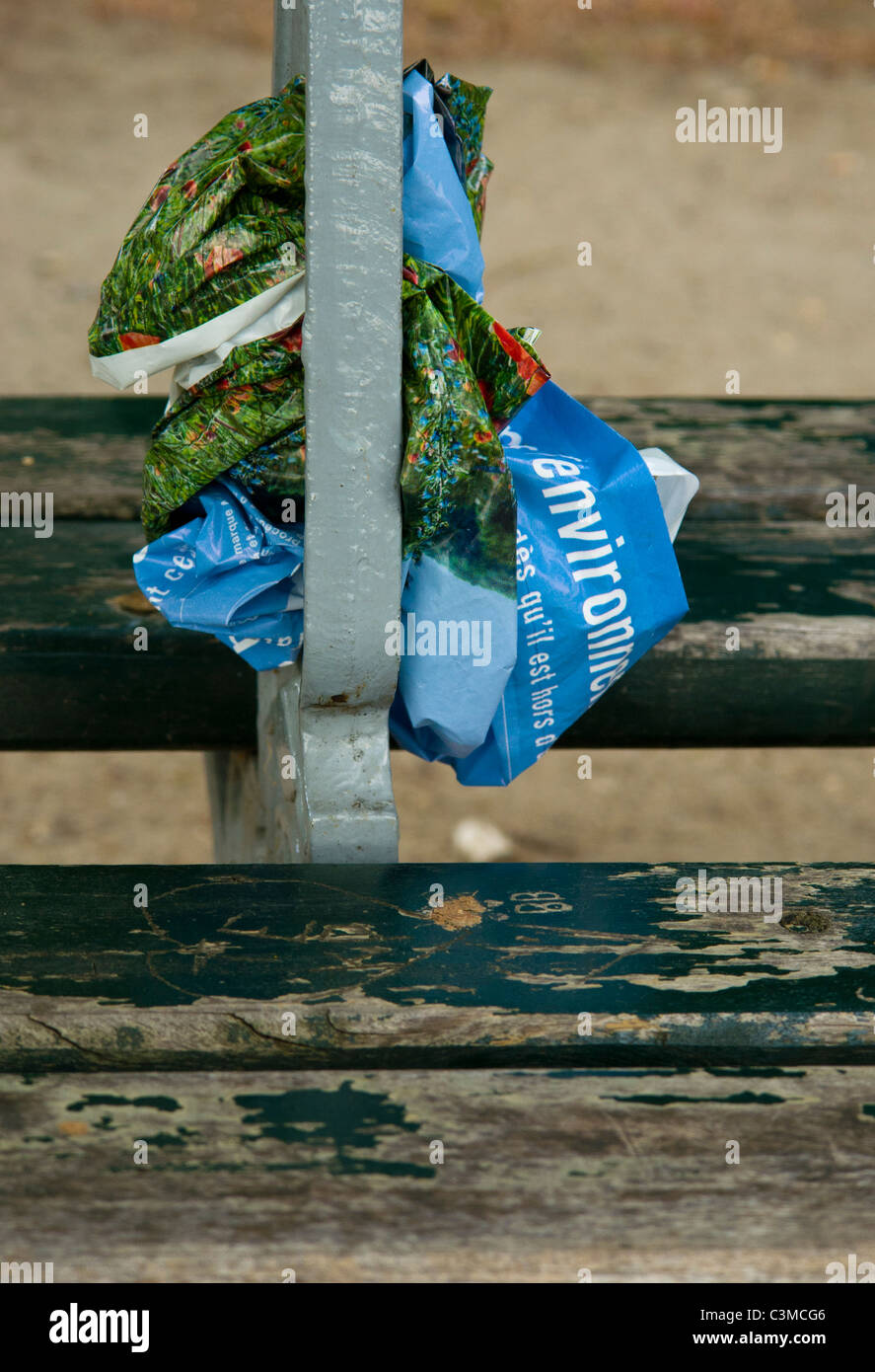 Umweltfreundliche Tragetasche verließ am Sitz Paris Frankreich Stockfoto