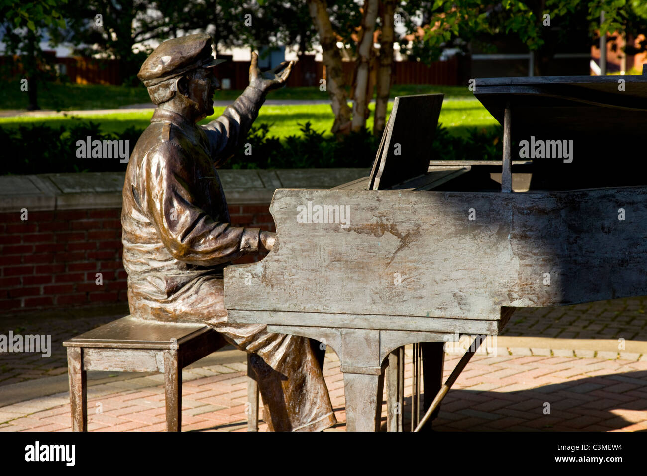 Statue von Owen Bradley - Begründer des "Nashville Sound" in Musikaufnahmen, Nashville Tennessee USA Stockfoto