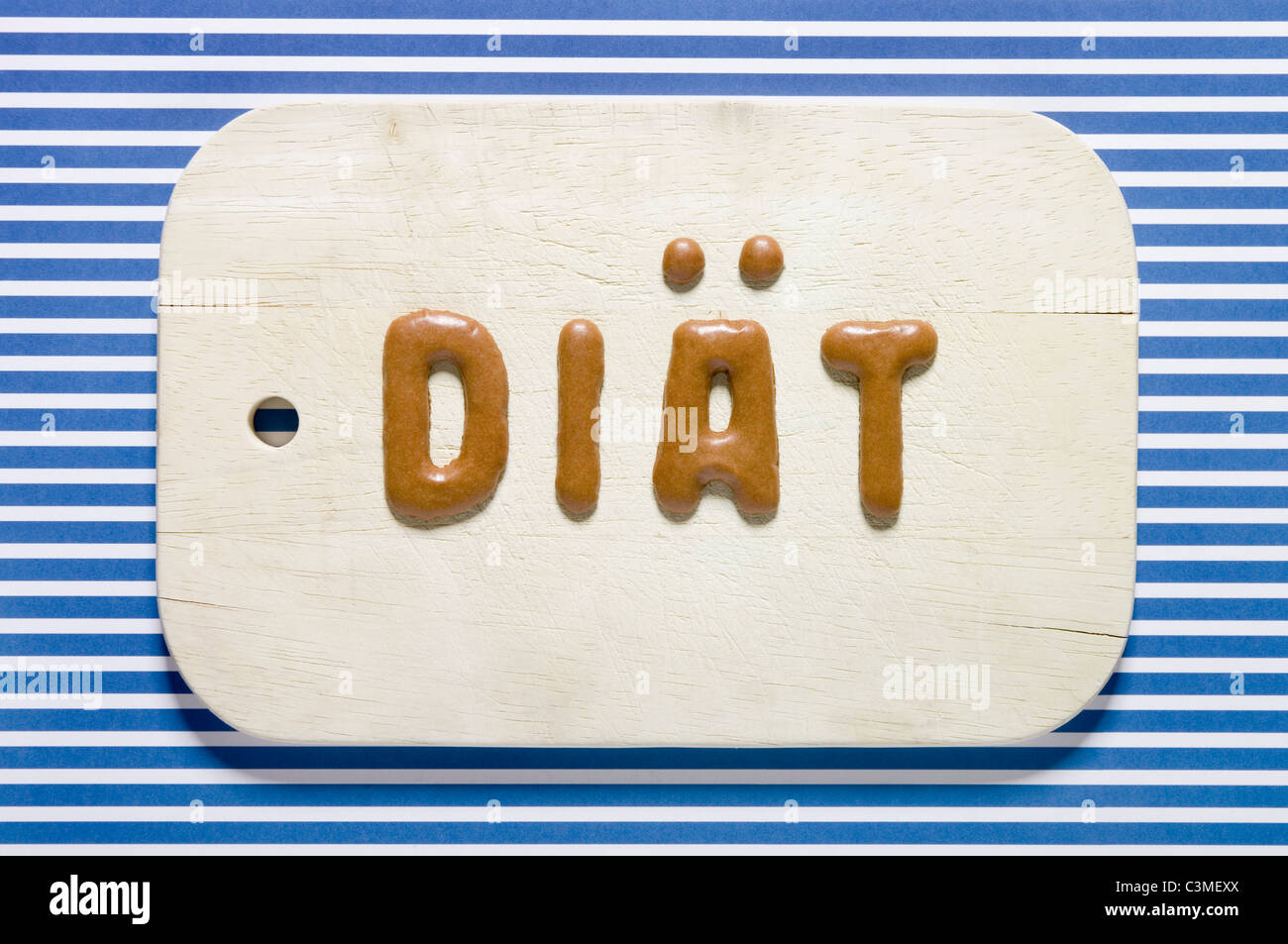 Diät mit Russisch Brot auf Teller geschrieben Wort, Nahaufnahme Stockfoto