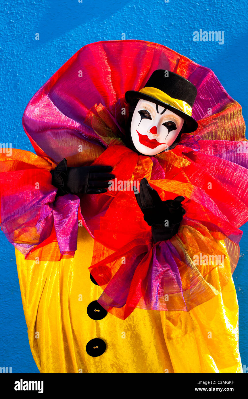 Clown gekleidet in bunten Kostümen, Venedig, Italien Stockfoto