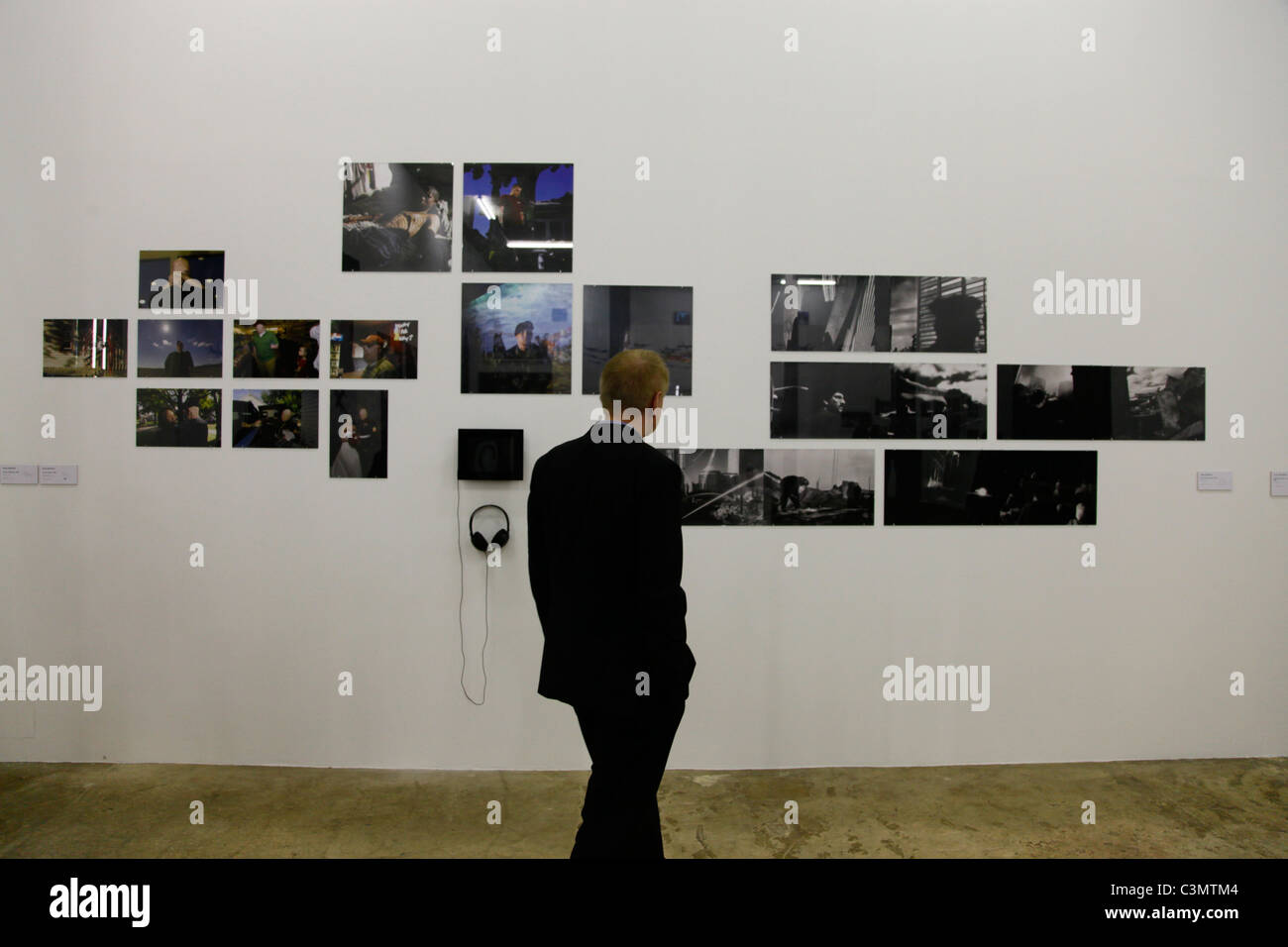 Eine Fotoausstellung in Halles Messehalle in Leipzig Deutschland Stockfoto