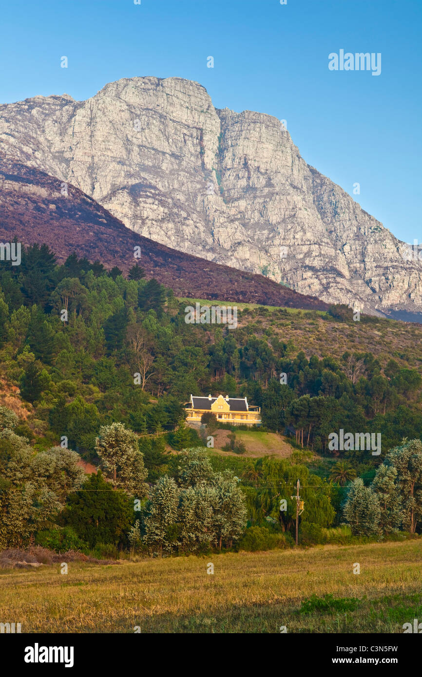 Südafrika, Western Cape, in der Nähe von Stellenbosch, Keermont Wine Estate und Weinberge. Stockfoto