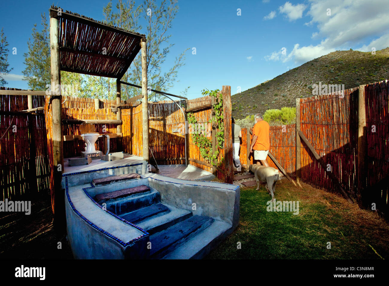 Südafrika, Western Cape, in der Nähe von Robertson, gute Hoffnung Gästefarm. Toilette genannt: The Throne. Stockfoto