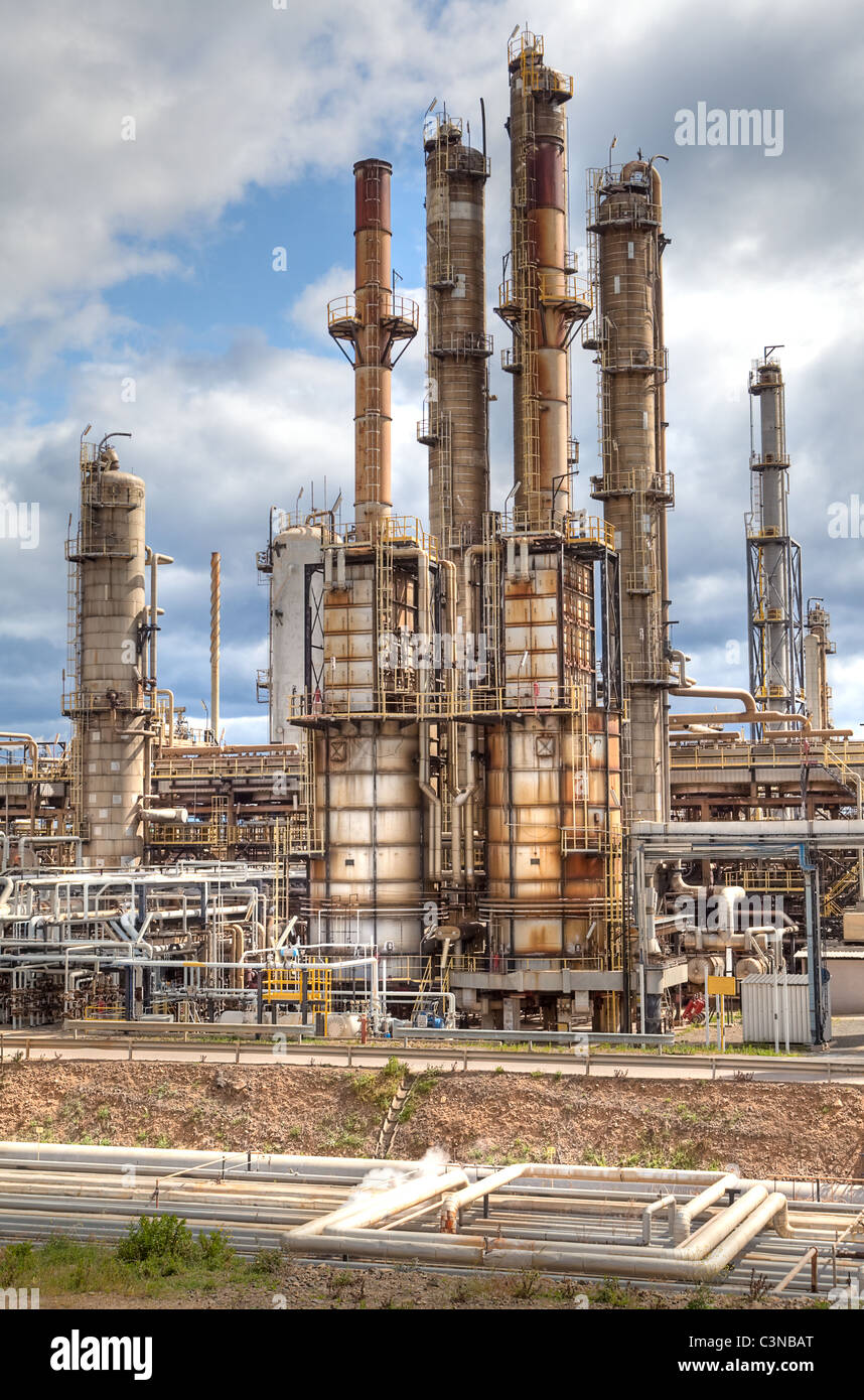 Öl-Raffinerie petrochemischen und chemischen Industrie Brennstoff Destillation von Benzin petrochemy Stockfoto