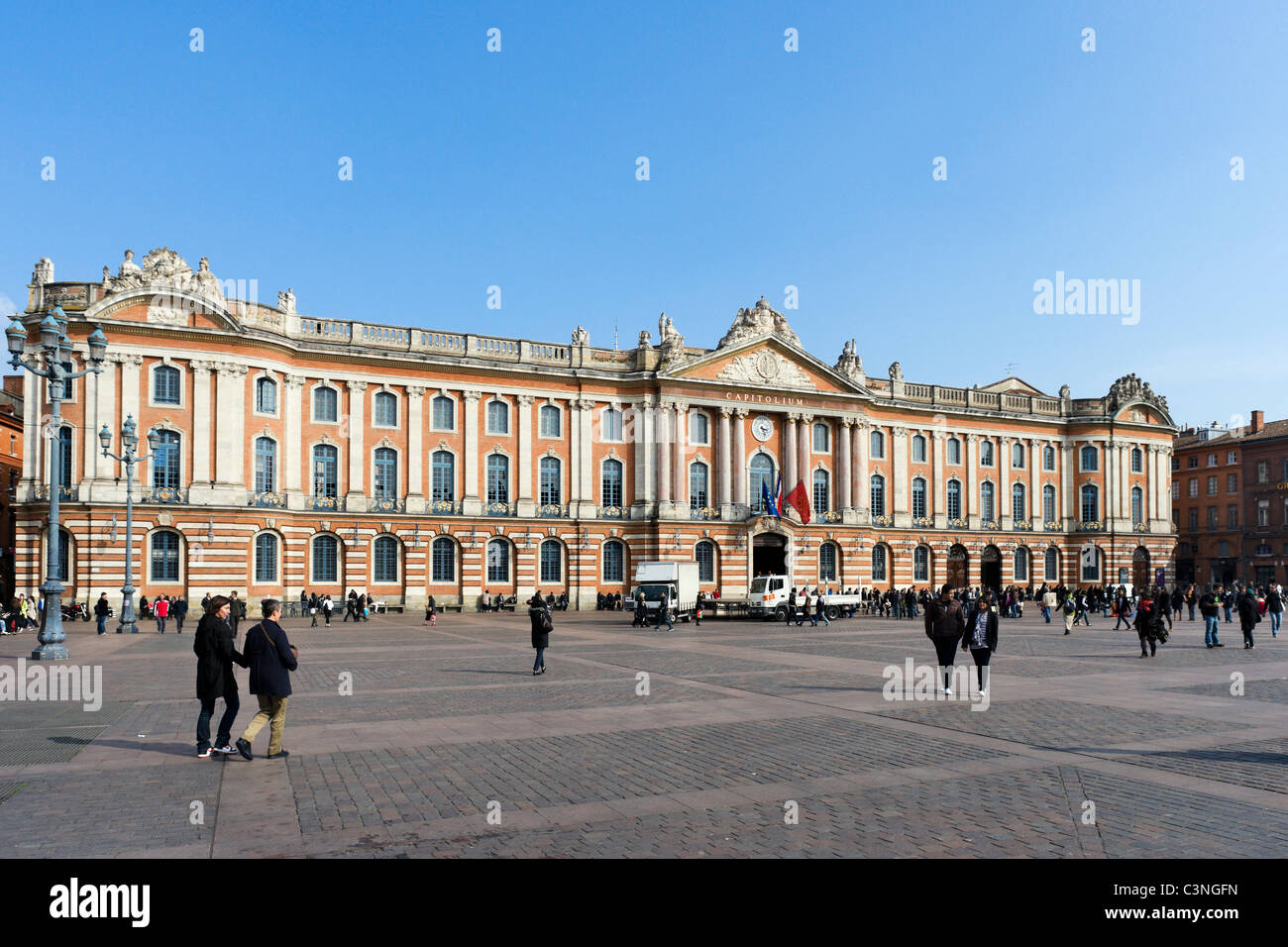 Das Capitolium (Rathaus) in der Place du Capitole, Toulouse, Haute Garonne, Midi-Pyrenäen, Frankreich Stockfoto