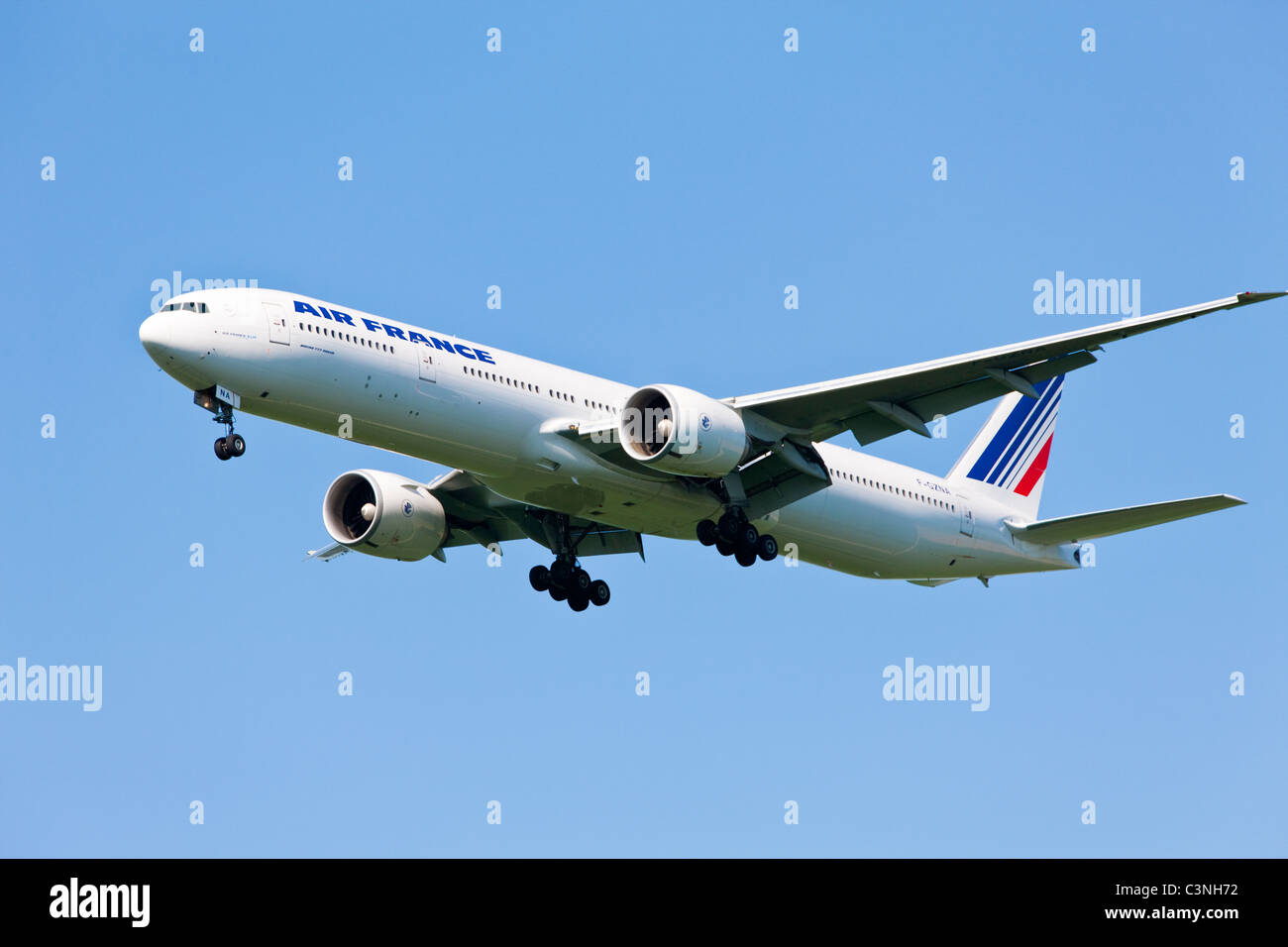 Flug Air France (Boeing 777-300) Landung Stockfoto